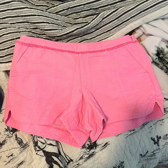 Lilly Pulitzer Adie shorts - Picture 2 of 5